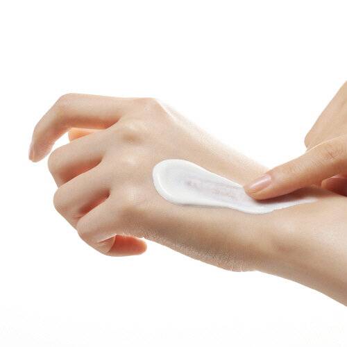 Some By Mi Truecica Mineral Calming Tone up Suncream SPF50+PA++++ 50ml product image