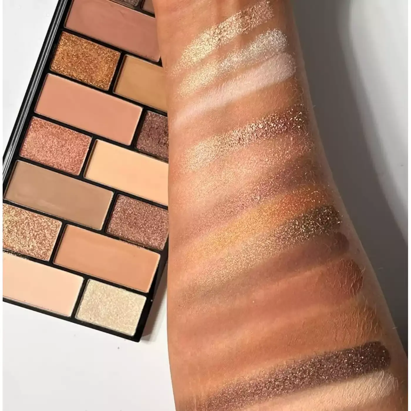 Technic Exposed Pressed Pigment Palette product image